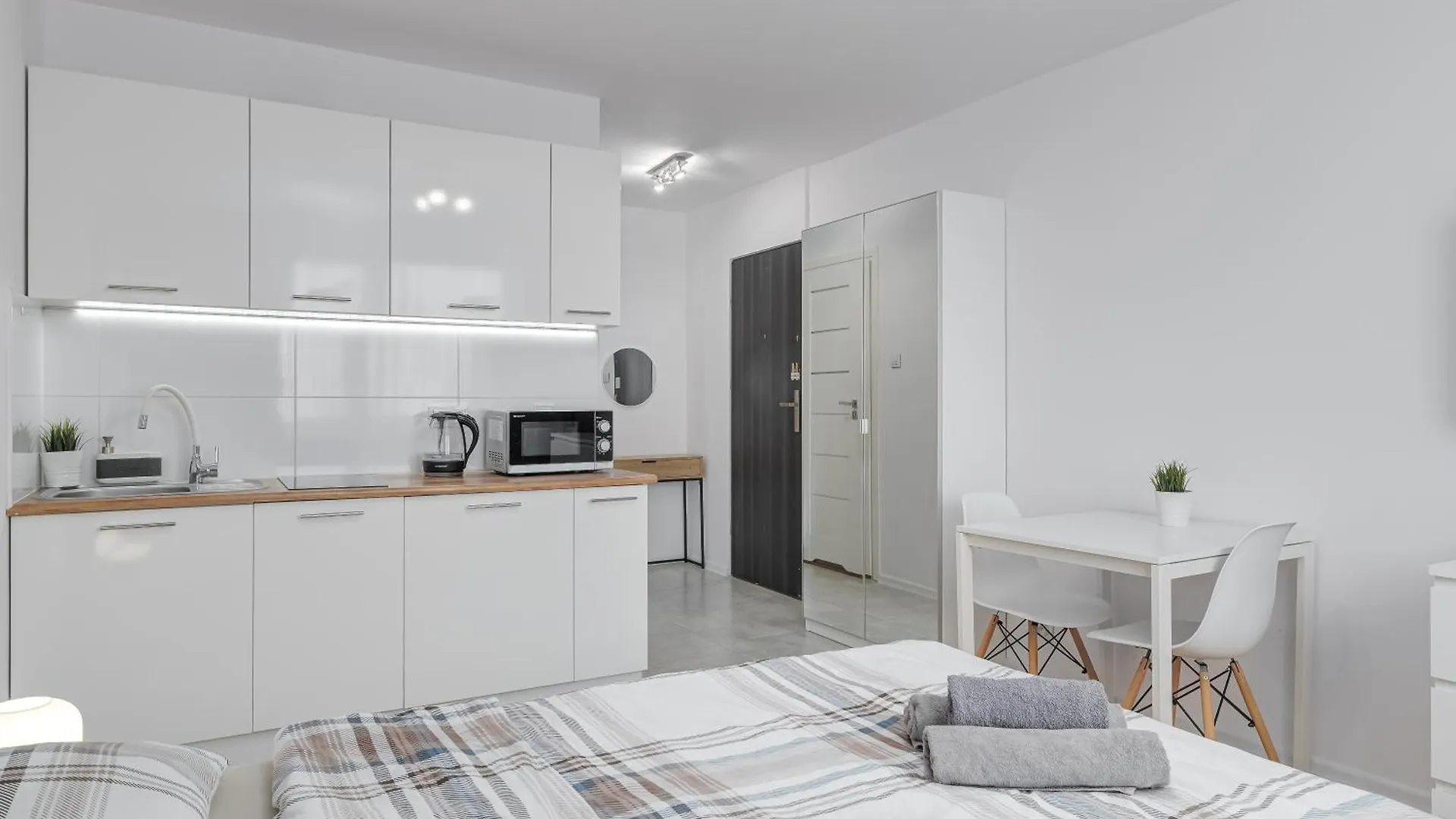Andersena 190 B - 12 piętro - 10 min CMKP - 5 min Metro - 15 min Centrum Warszawa Apartament
